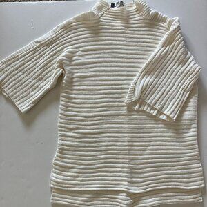 WOMEN'S IVORY SWEATER (JENNIFER LOPEZ)